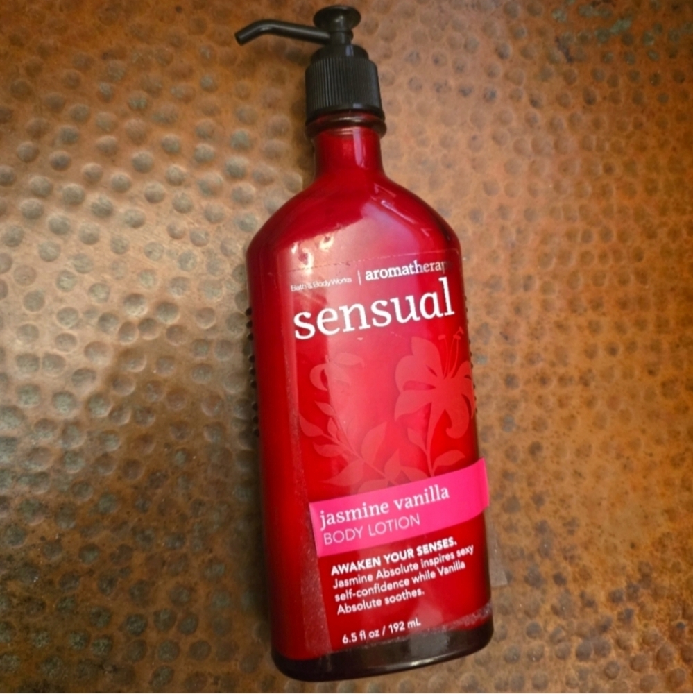 BRAND NEW Bath & Body Works Aromatherapy Sensual Jasmine Vanilla Body Lotion!!!